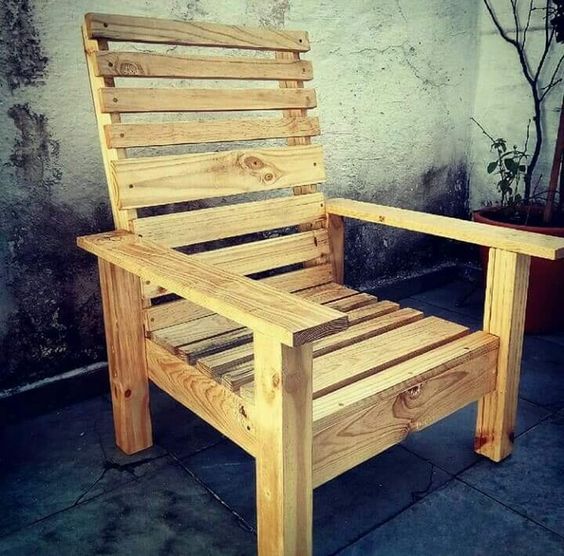 chaises en bois faites avec des palettes 13