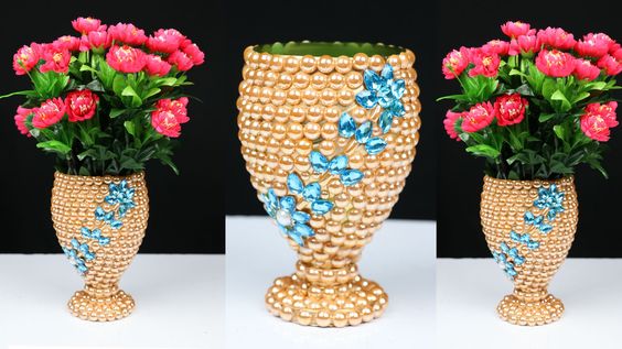 pots de fleurs avec bouteilles et perles 1