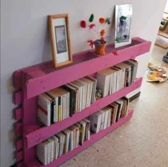 etageres a livres avec palettes et caisses en bois 1