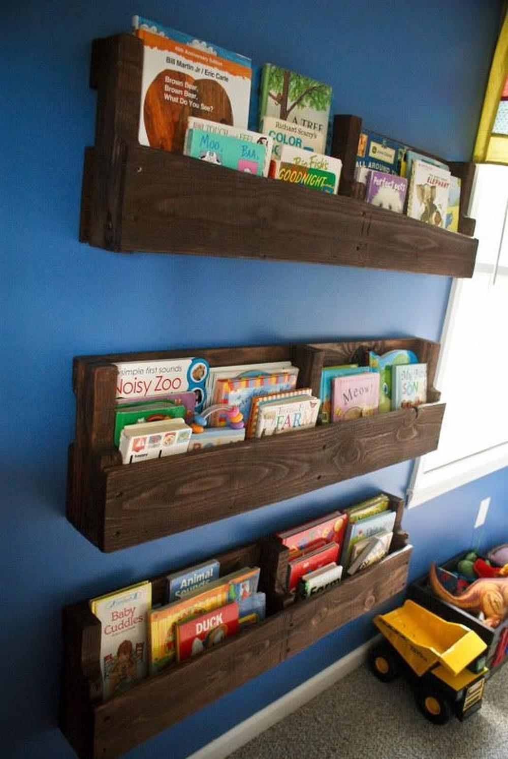 etageres a livres avec palettes et caisses en bois 7