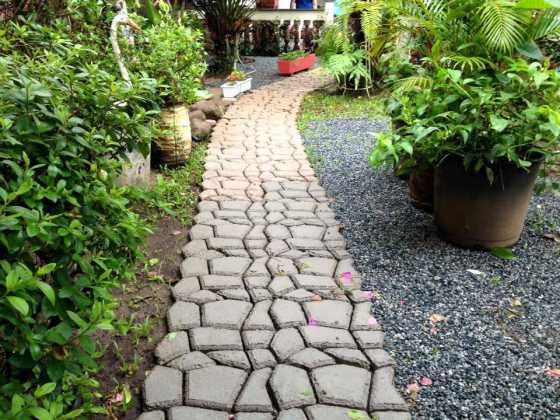chemins en beton modernes pour votre jardin 14