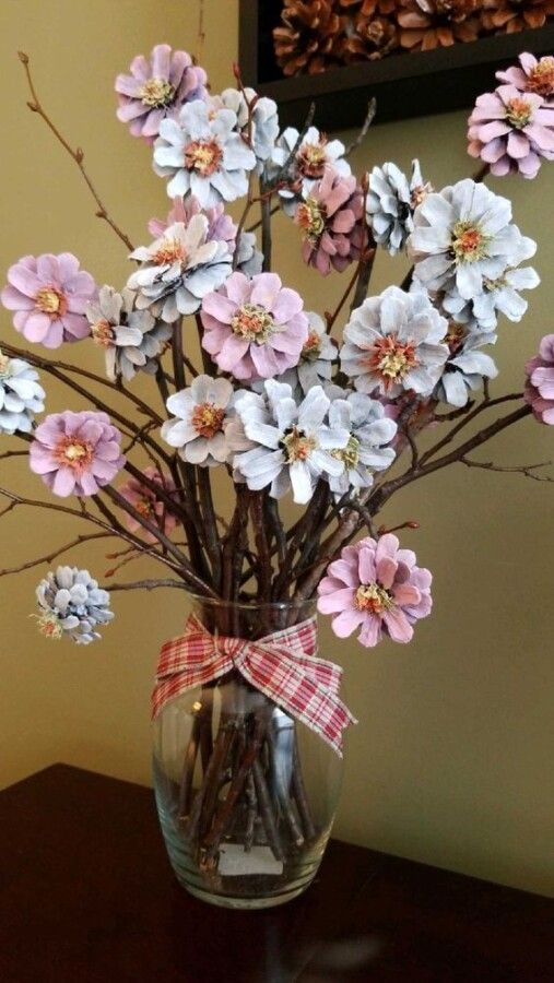 comment faire des fleurs avec des pommes de pin 3
