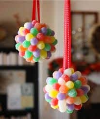 decorations de noel faites avec des bonbons 10