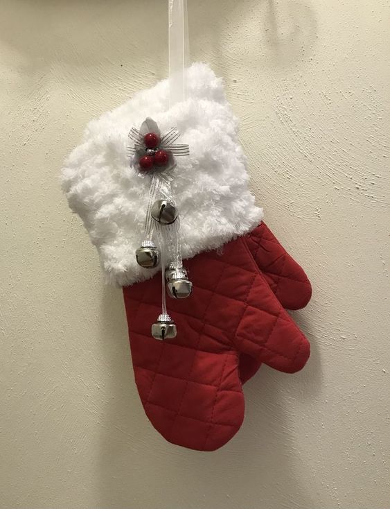 decoration de noel avec des gants de cuisine 5