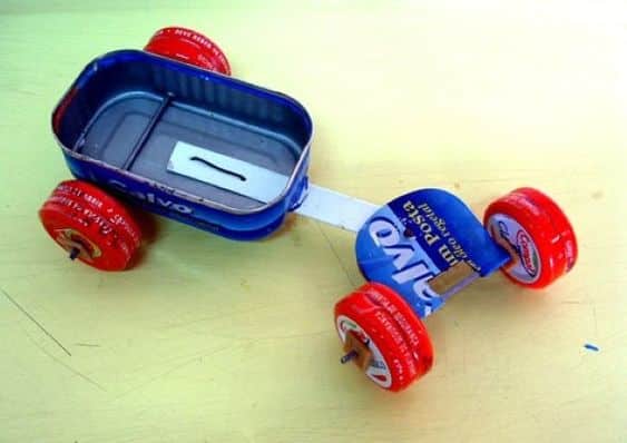 idees de jouets recycles avec des canettes 2