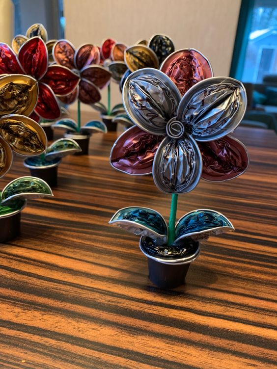 fleurs faites avec des capsules de cafe