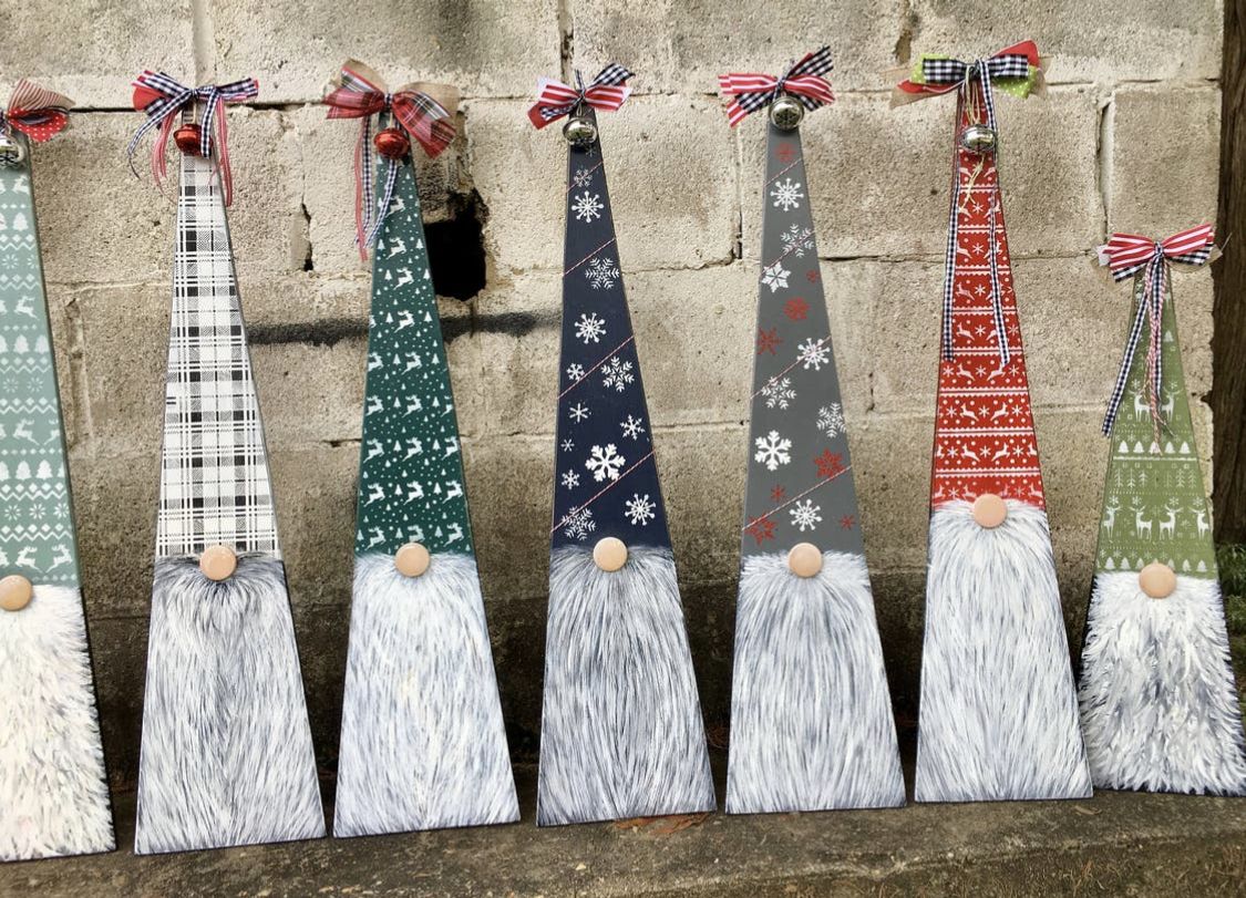 gnomes de noel avec des triangles en bois 9