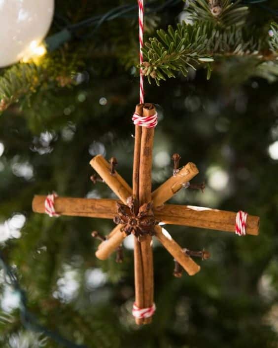 decorations de noel avec des batons de cannelle 2