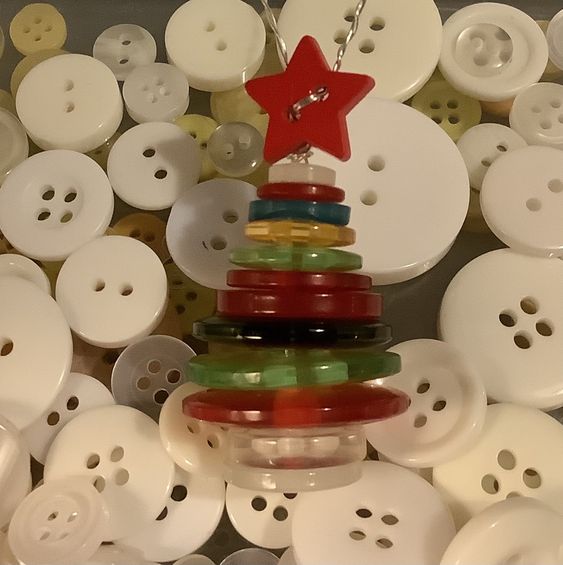 mini sapins de noel realises avec des boutons 6