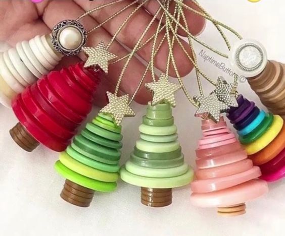 mini sapins de noel realises avec des boutons 9