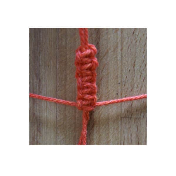 porte cles poupee macrame 8