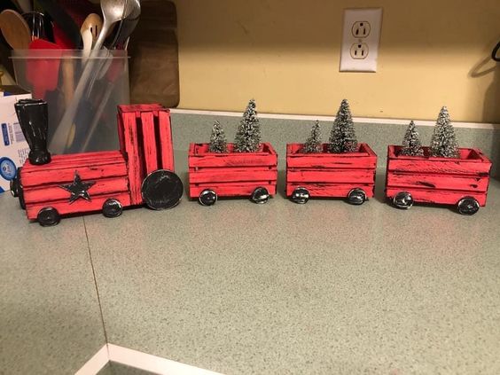 trains de noel fabriques avec des caisses en bois 1