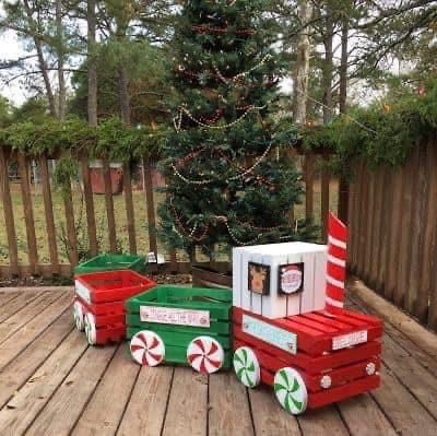 trains de noel fabriques avec des caisses en bois 6