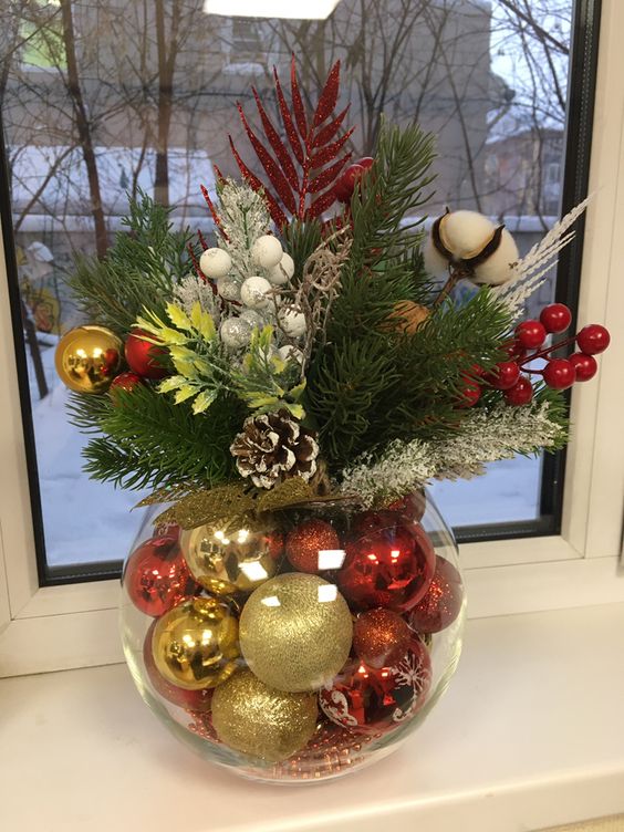 beaux arrangements de noel avec des boules 3