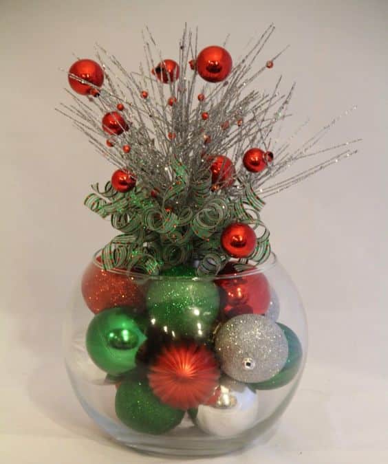 beaux arrangements de noel avec des boules 5