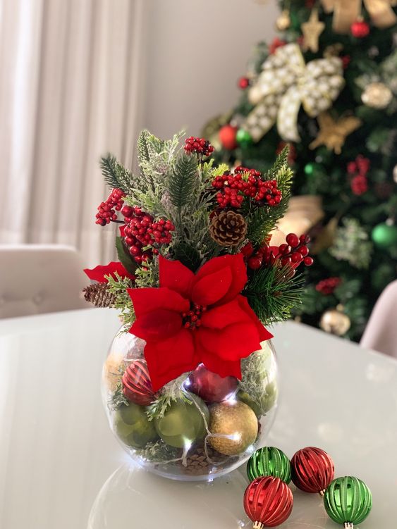 beaux arrangements de noel avec des boules 8