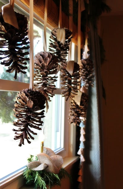 decorations de noel pour fenetres avec de beaux ornements 4