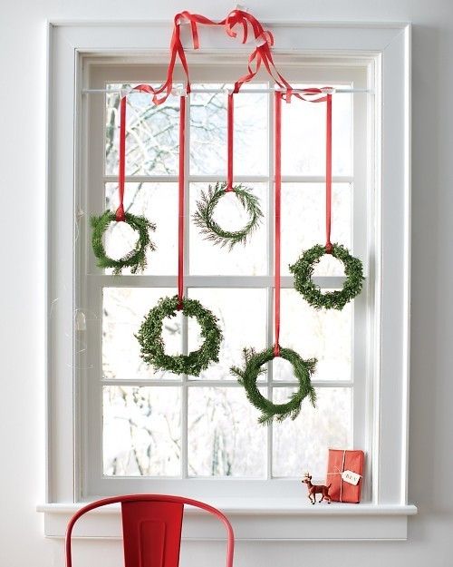 decorations de noel pour fenetres avec de beaux ornements