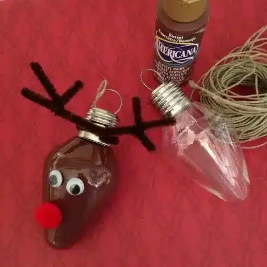 fabriquer des decorations de noel avec de vieilles ampoules recyclees 1 2