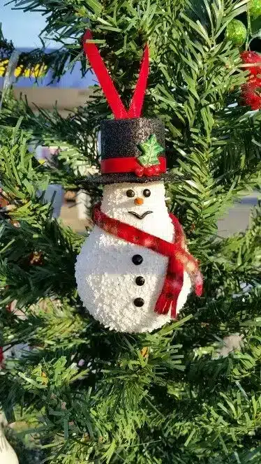 fabriquer des decorations de noel avec de vieilles ampoules recyclees 3 1