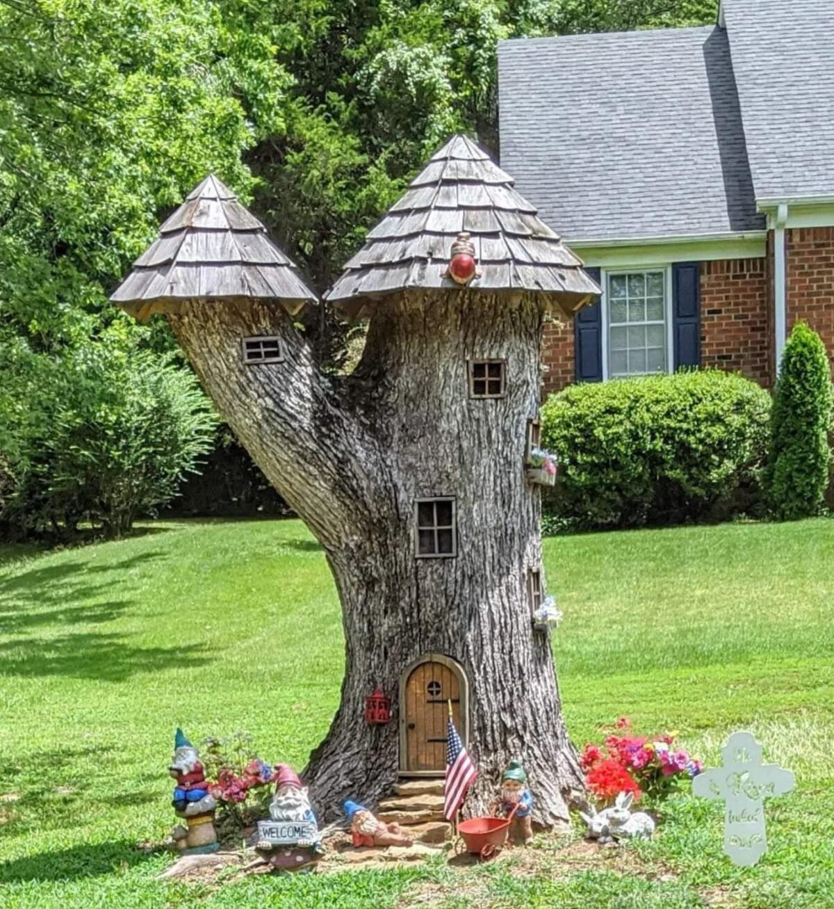 Adorables petites maisons d’elfes faites de rondins : idées, inspirations et conseils Adorables petites maisons d’elfes faites de rondins : idées, inspirations et conseils adorables petites maisons delfes faites de rondins 8