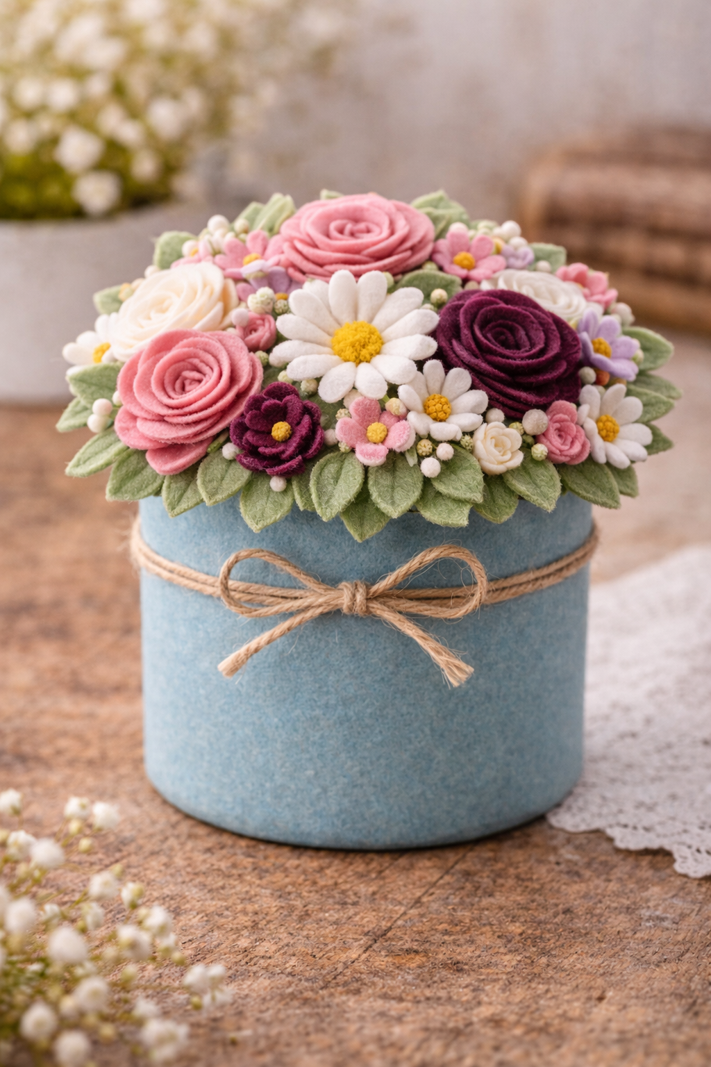 Composition florale en feutre pour la fête des mères : une idée douce, créative et pleine d’émotion Composition florale en feutre pour la fête des mères : une idée douce, créative et pleine d’émotion composition florale en feutre pour la fete des meres 2