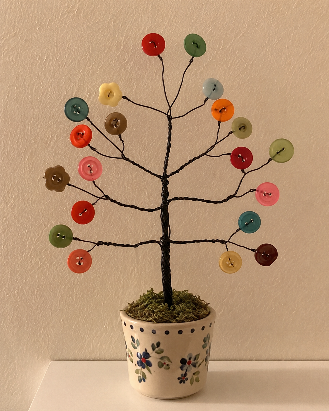 Magnifiques arbres en fil de fer et boutons pour déco unique Magnifiques arbres en fil de fer et boutons pour déco unique magnifiques arbres en fil de fer et boutons 5