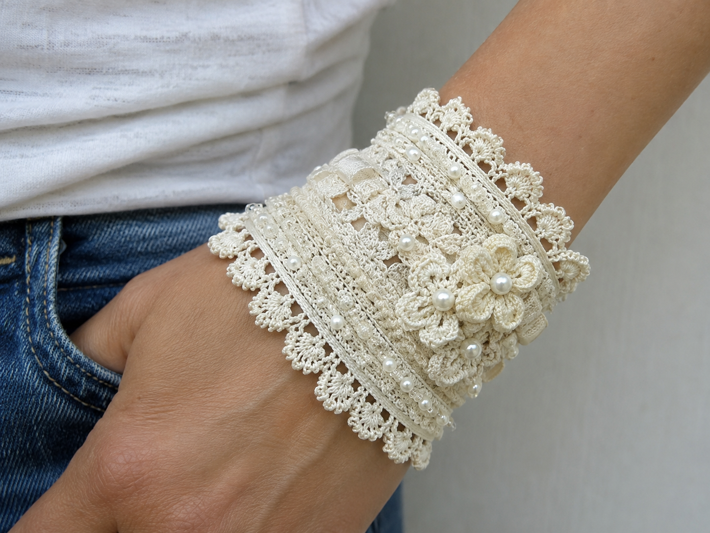 Bracelets vintage romantiques en tissu et dentelle : idées, styles et tutoriel Bracelets vintage romantiques en tissu et dentelle : idées, styles et tutoriel bracelets vintage romantiques en tissu et dentelle 2